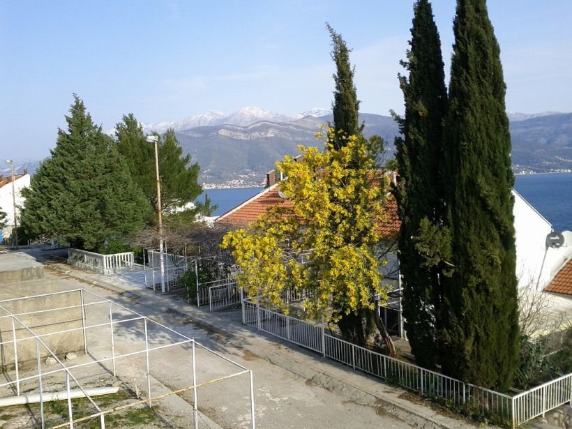 Таунхаус в Тивате, Черногория, 100 м2 - фото 1
