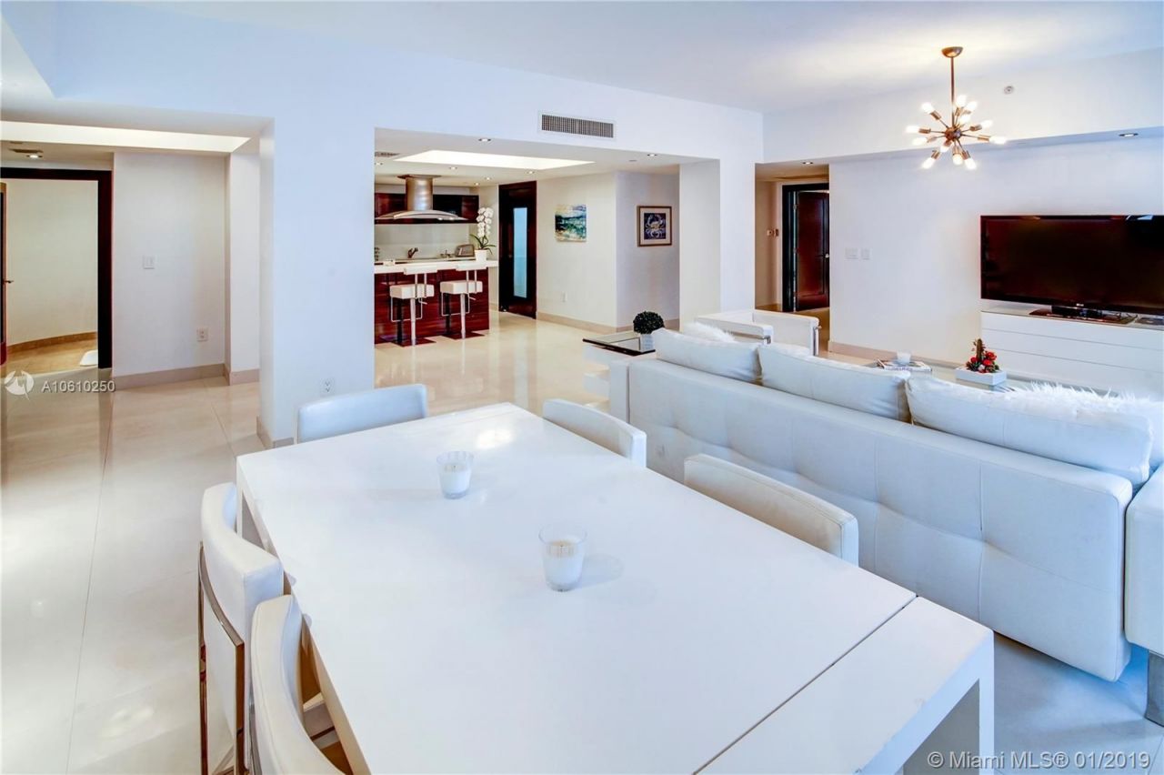 Квартира в Майами, США, 150 м² - фото 12