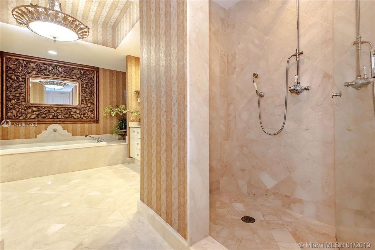 Квартира в Майами, США, 470 м² - фото 6