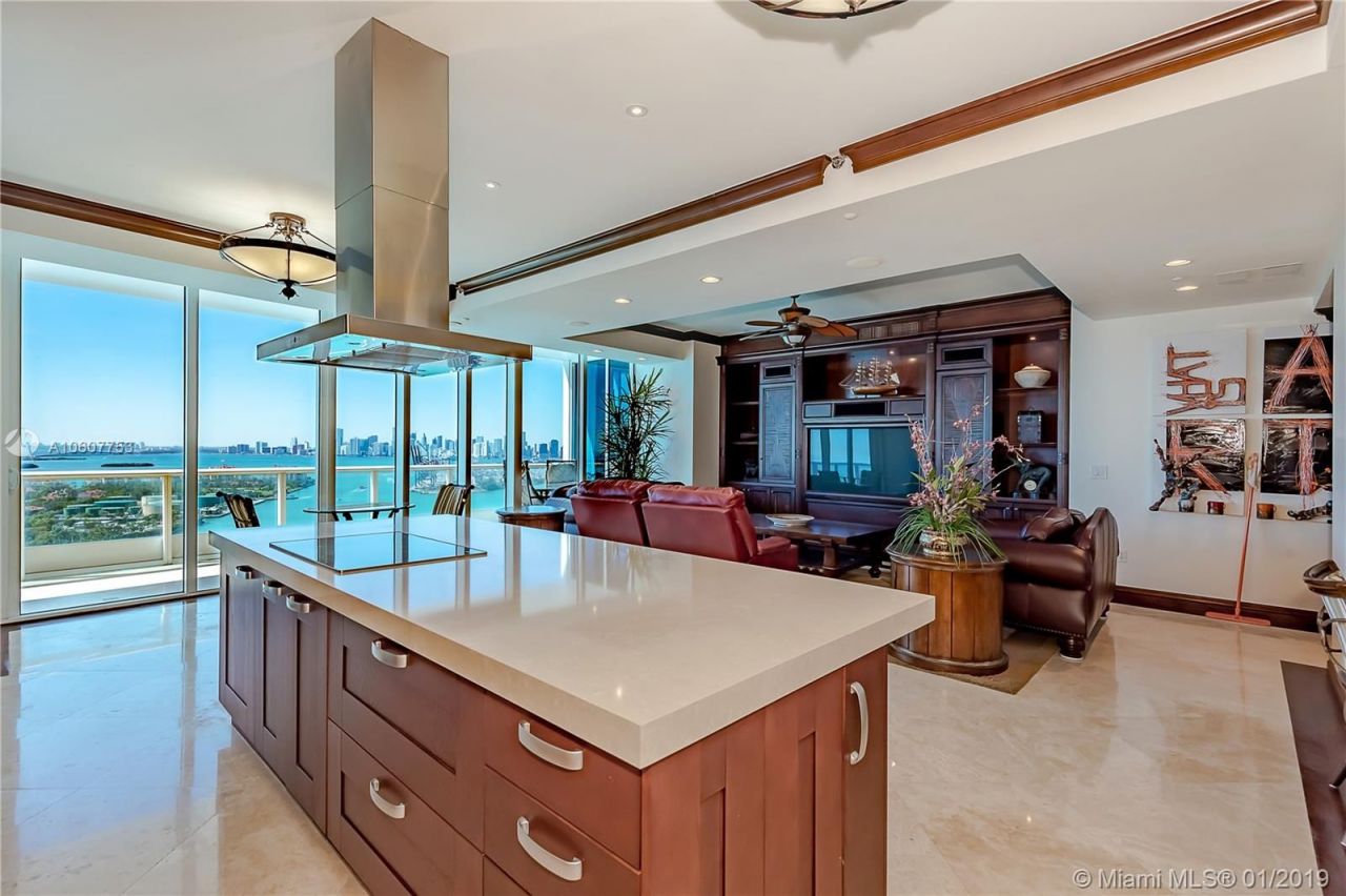 Квартира в Майами, США, 470 м² - фото 12