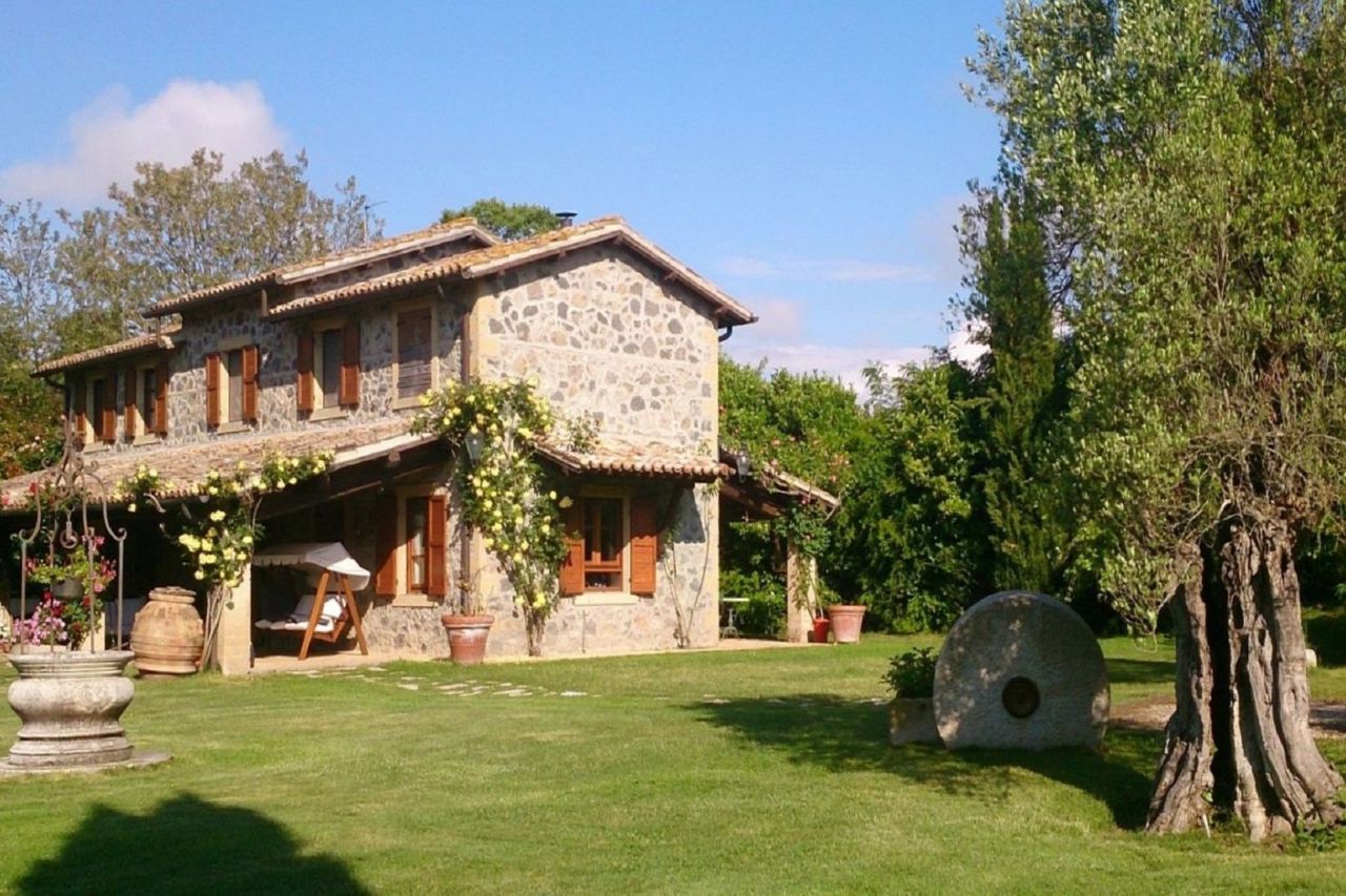 Дом в Орвието, Италия, 300 м2 - фото 1