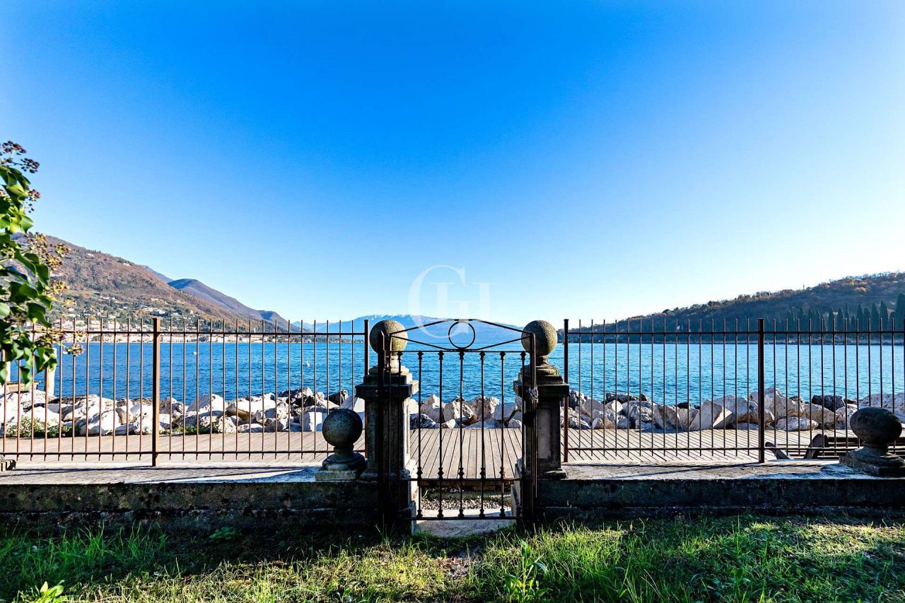 Вилла у озера Гарда, Италия, 240 м² - фото 10