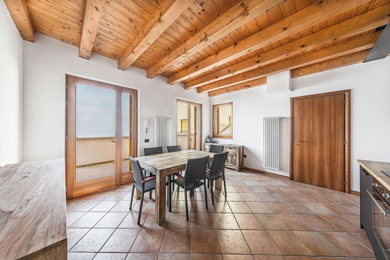 Таунхаус у озера Гарда, Италия, 235 м² - фото 5