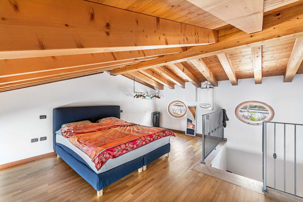 Таунхаус у озера Гарда, Италия, 235 м² - фото 13