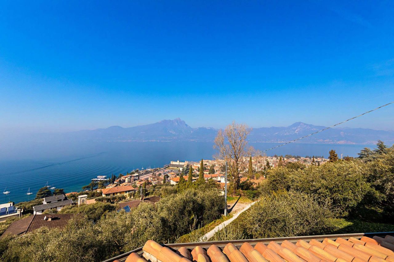 Вилла у озера Гарда, Италия, 300 м² - фото 18