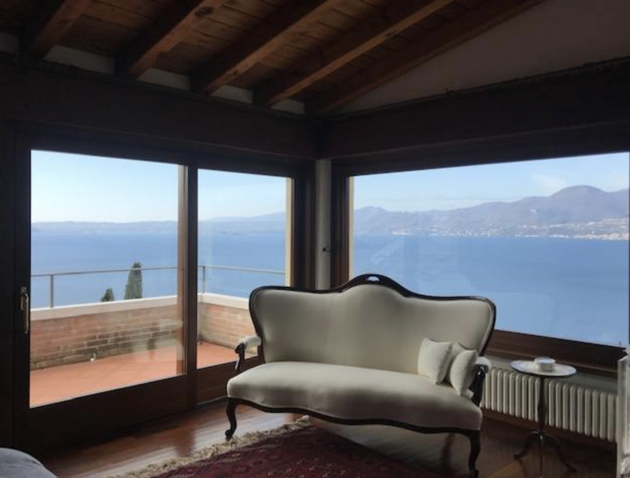 Вилла у озера Гарда, Италия, 300 м2 - фото 1