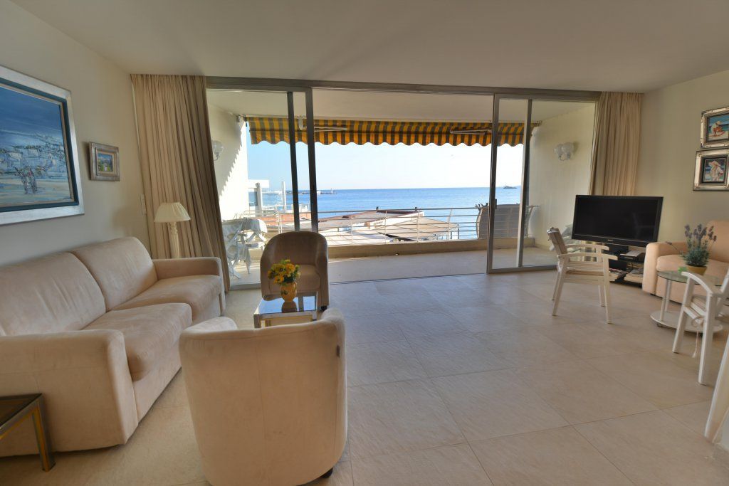 Квартира в Жуан-ле-Пен, Франция, 67 м² - фото 1