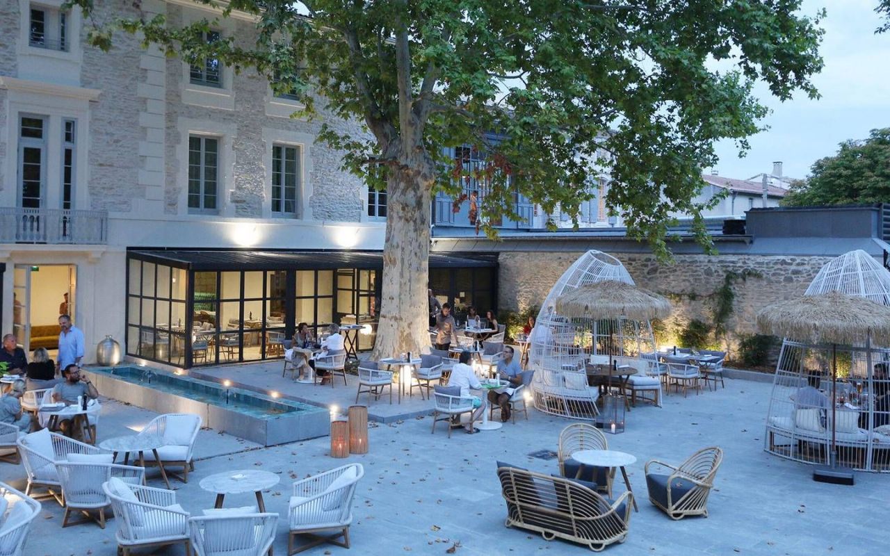 Отель, гостиница в Сен-Реми-де-Прованс, Франция, 600 м2 - фото 1