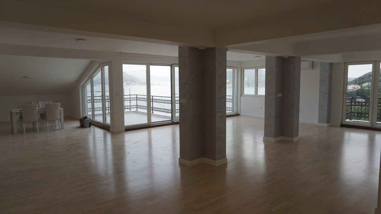 Квартира в Херцег-Нови, Черногория, 289 м² - фото 9