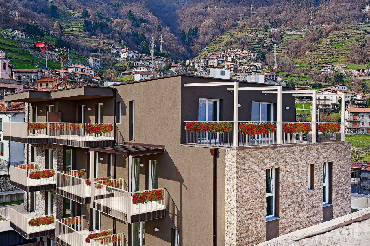 Апартаменты у озера Комо, Италия, 107 м2 - фото 1