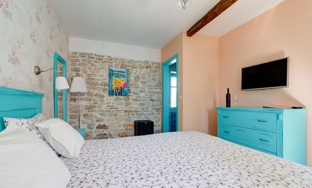 Отель, гостиница в Пуле, Хорватия, 100 м² - фото 2