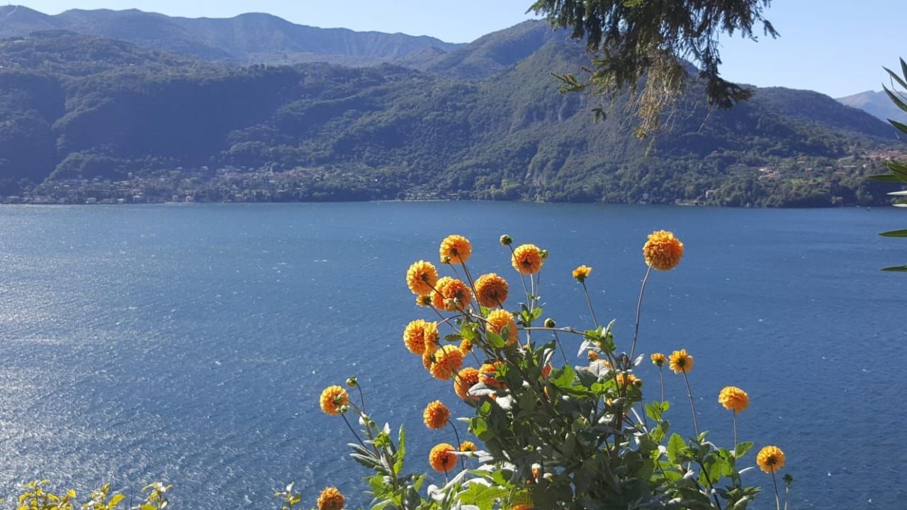 Вилла у озера Комо, Италия, 410 м2 - фото 1