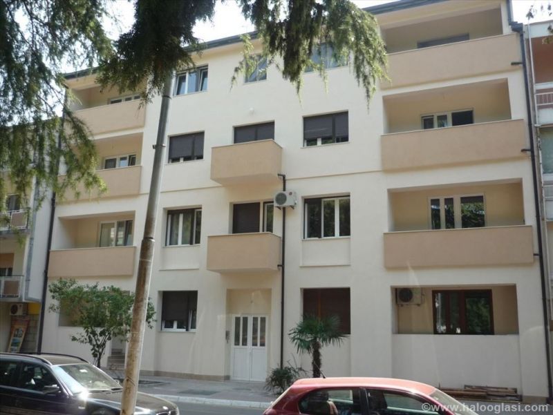 Квартира в Тивате, Черногория, 68 м2 - фото 1