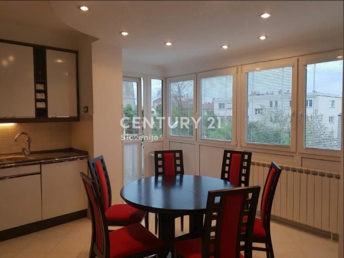 Квартира в Изоле, Словения, 100 м² - фото 1