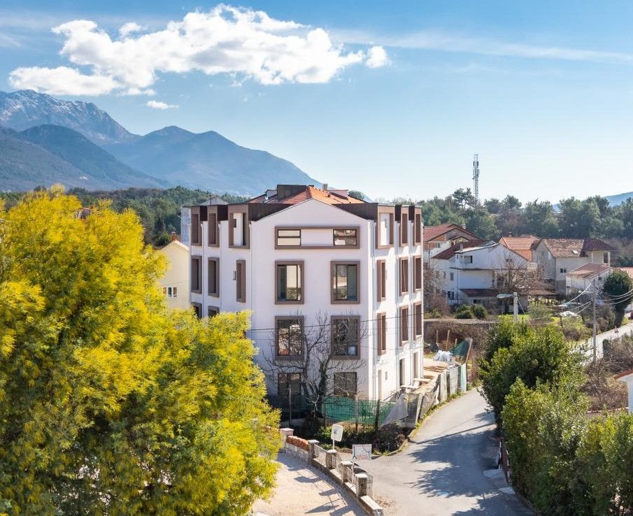 Квартира в Тивате, Черногория, 71 м2 - фото 1