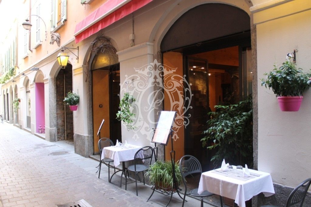 Кафе, ресторан у озера Комо, Италия, 120 м2 - фото 1