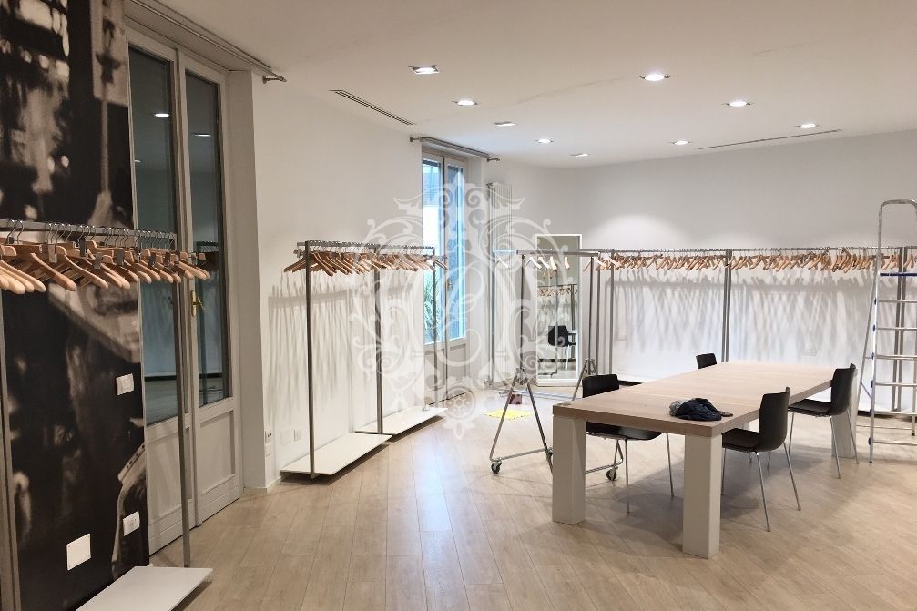 Офис в Милане, Италия, 160 м² - фото 1