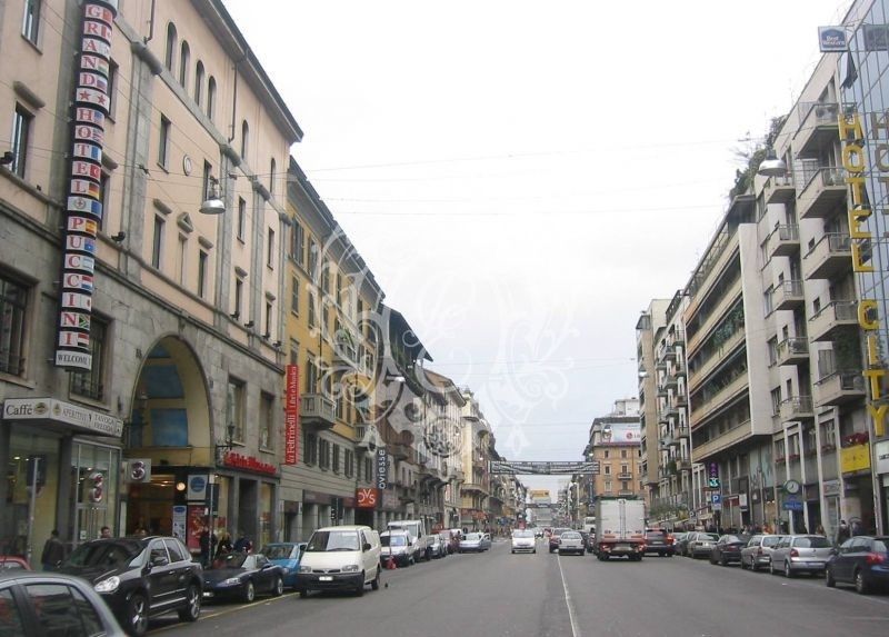 Офис в Милане, Италия, 420 м2 - фото 1