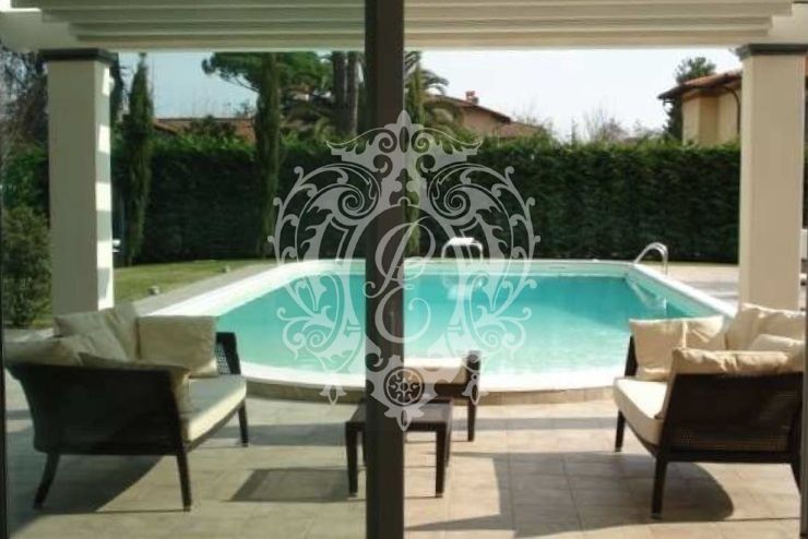 Вилла в Форте деи Марми, Италия, 480 м² - фото 2