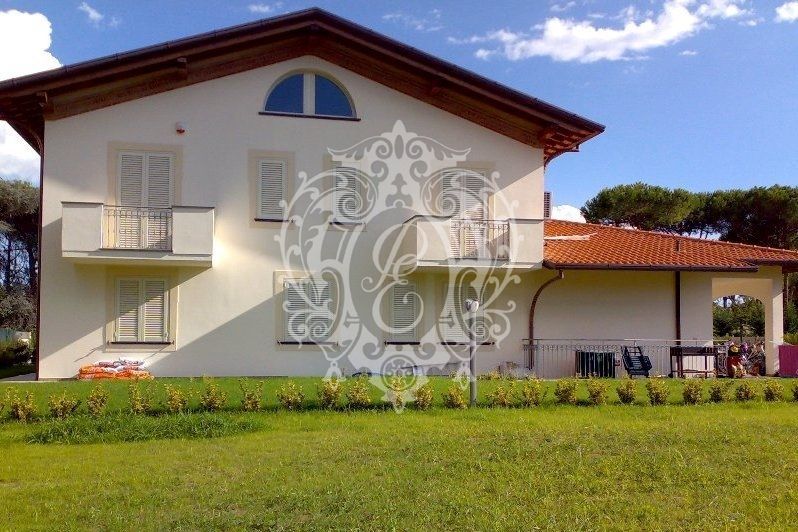 Вилла в Форте деи Марми, Италия, 480 м² - фото 6