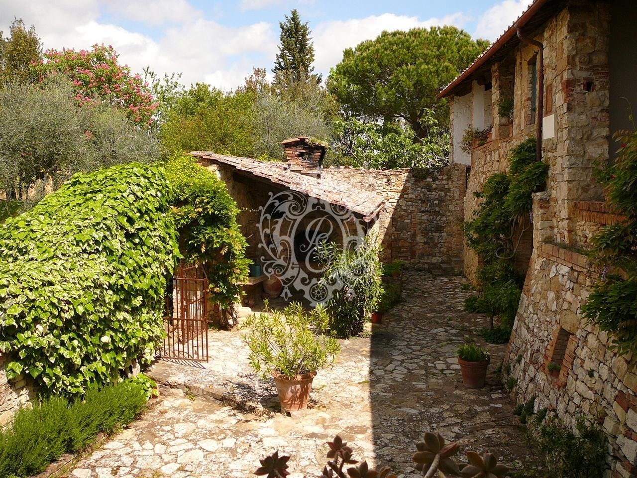 Дом в Сиене, Италия, 1 000 м² - фото 8