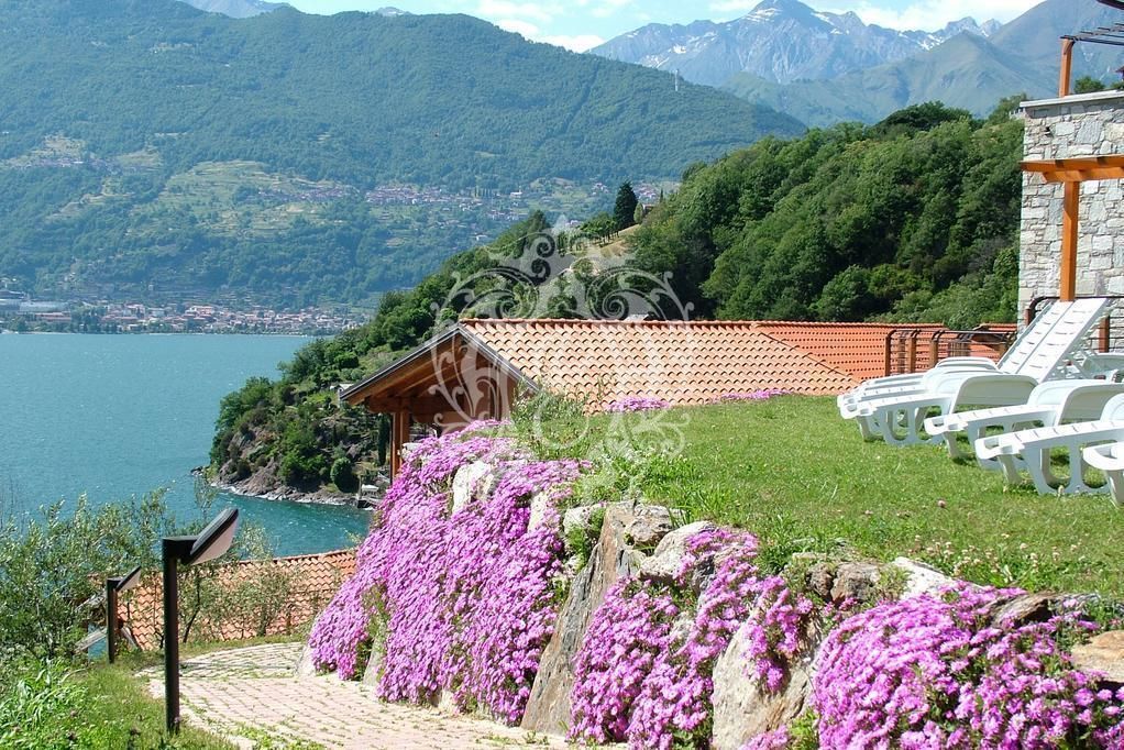 Отель, гостиница в Дорио, Италия - фото 9