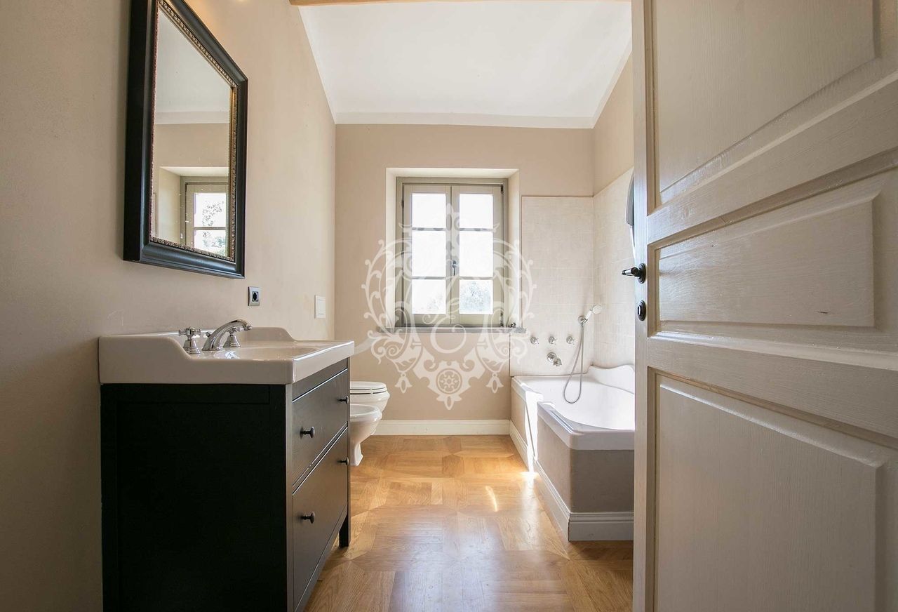 Отель, гостиница в Маджоне, Италия, 500 м² - фото 15