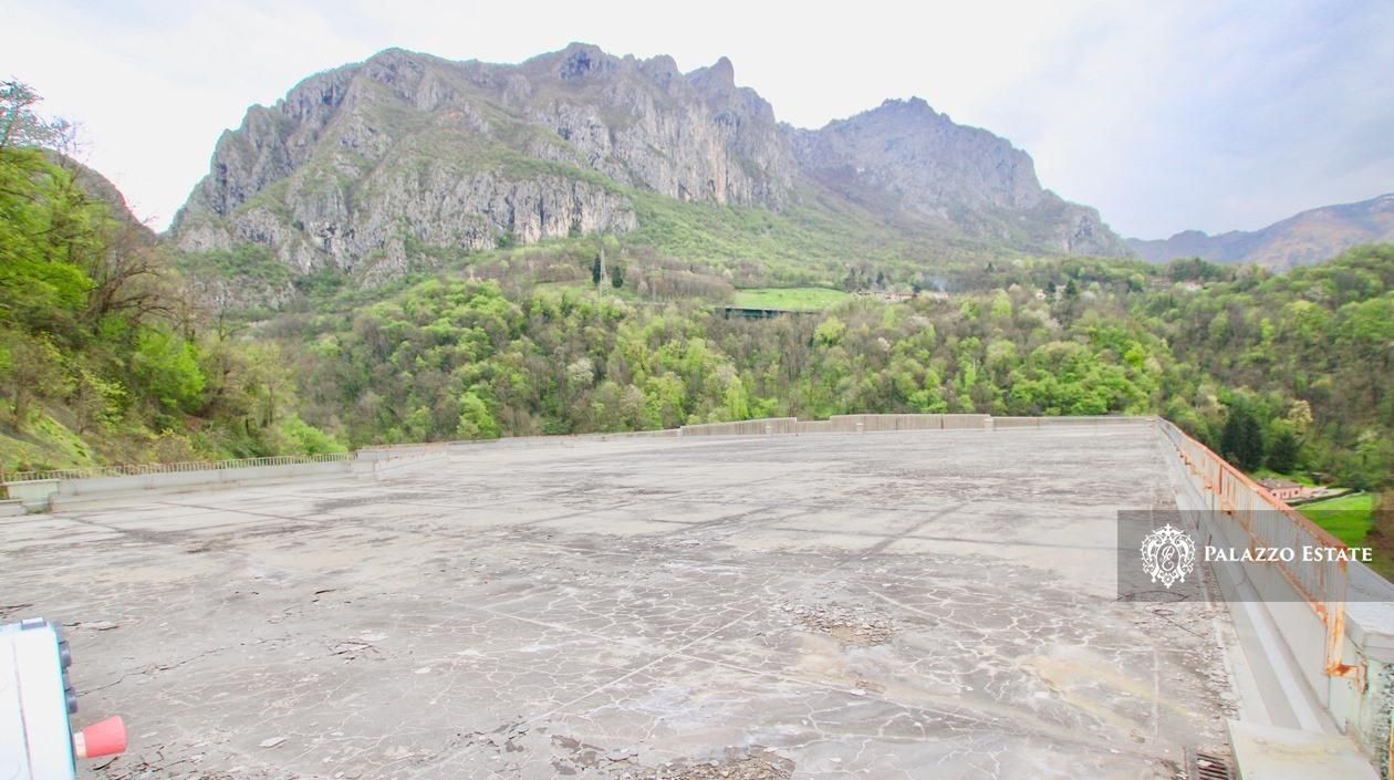 Коммерческая недвижимость в Лекко, Италия, 2 700 м² - фото 5