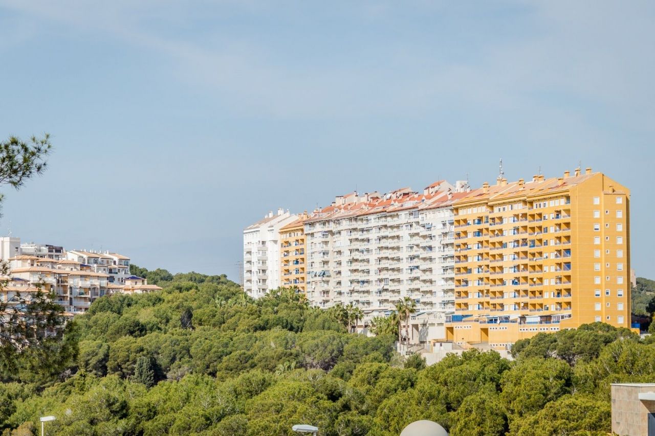 Апартаменты в Кампоамор, Испания, 106 м2 - фото 1
