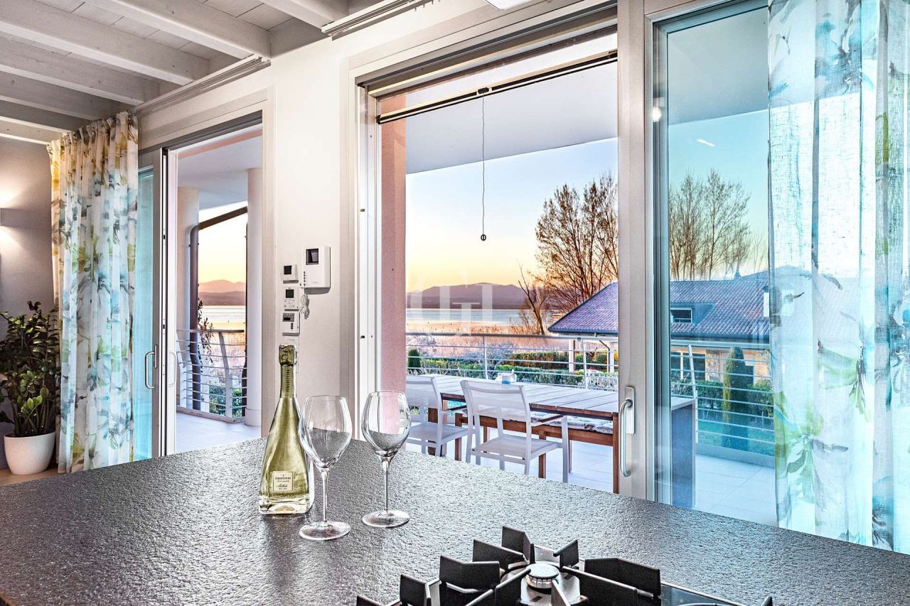 Таунхаус у озера Гарда, Италия, 165.55 м² - фото 16