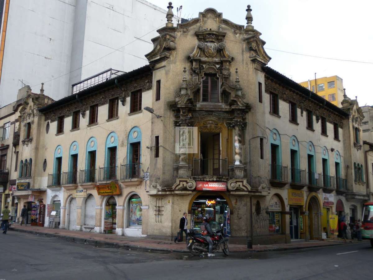 Коммерческая недвижимость в Аликанте, Испания, 450 м2 - фото 1