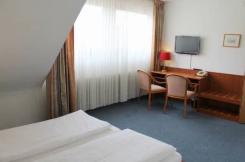 Отель, гостиница в Дюссельдорфе, Германия, 720 м2 - фото 1