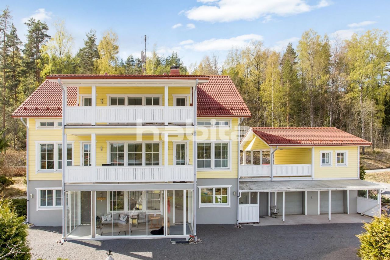 Дом в Лахти, Финляндия, 261 м2 - фото 1