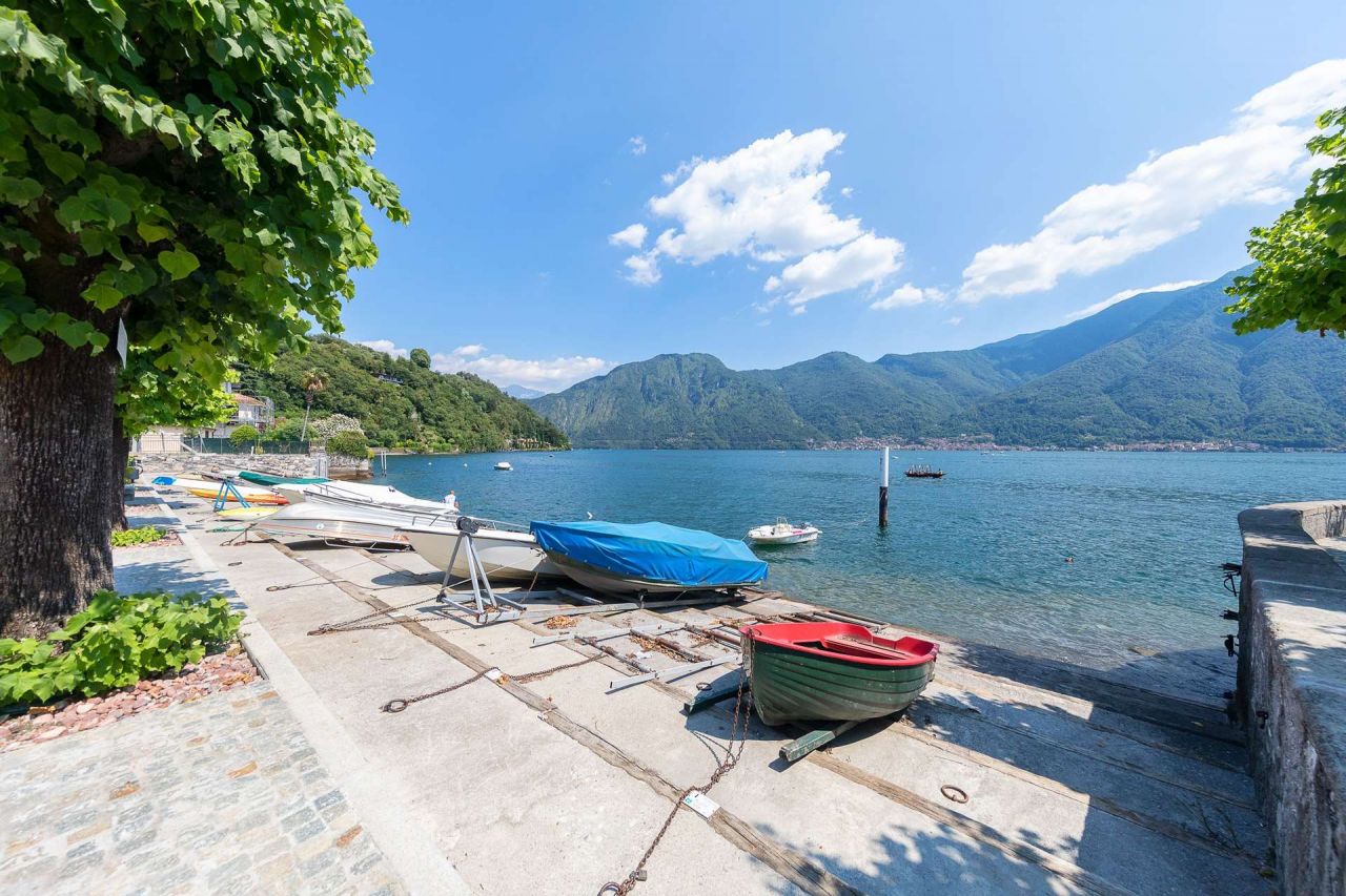 Квартира у озера Комо, Италия, 800 м² - фото 17