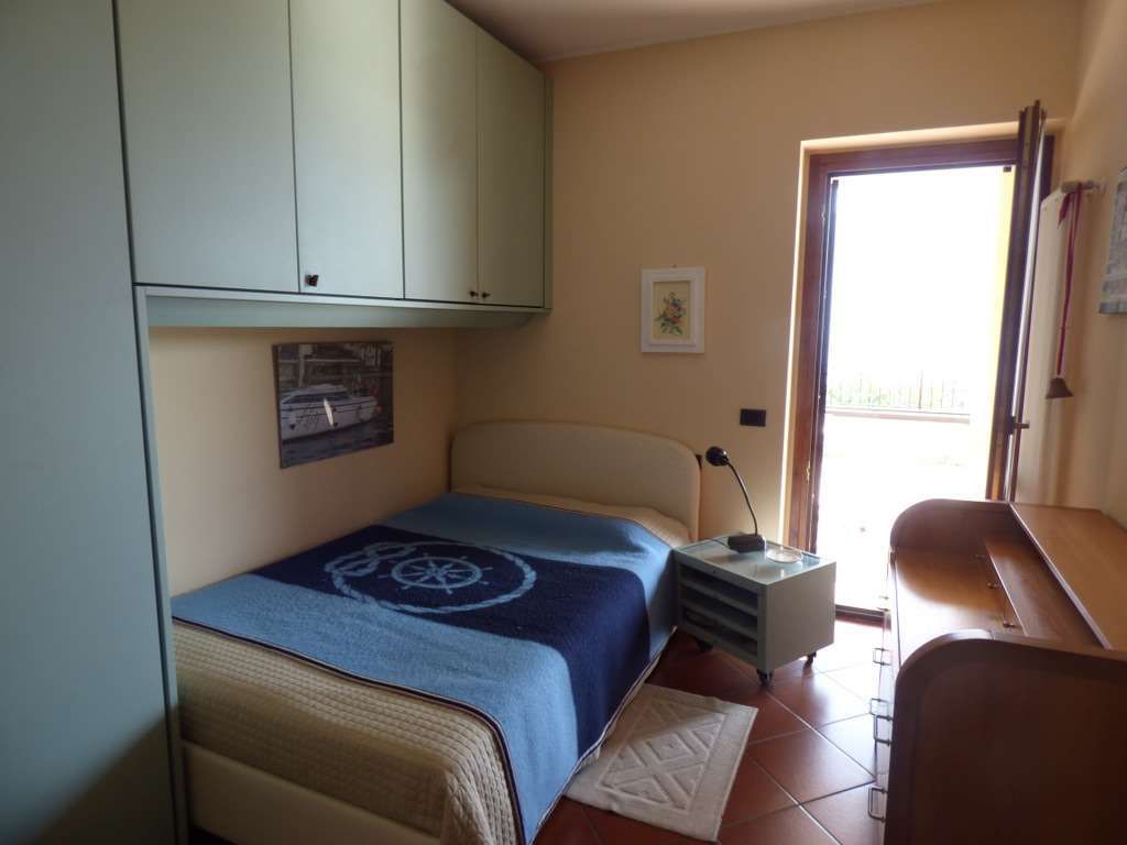 Квартира у озера Комо, Италия, 80 м² - фото 11