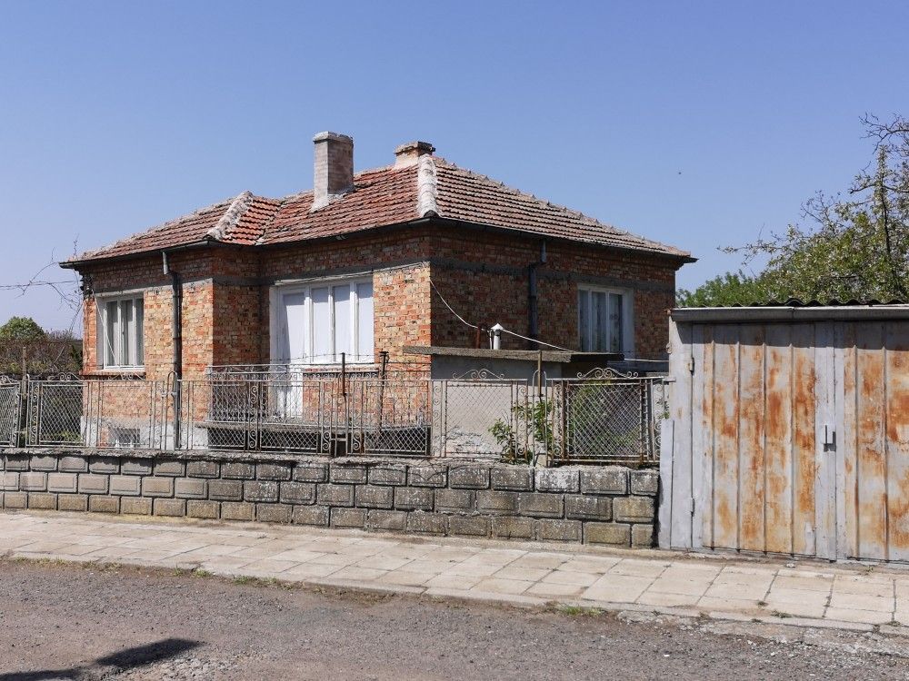 Дом в Бате, Болгария, 120 м2 - фото 1