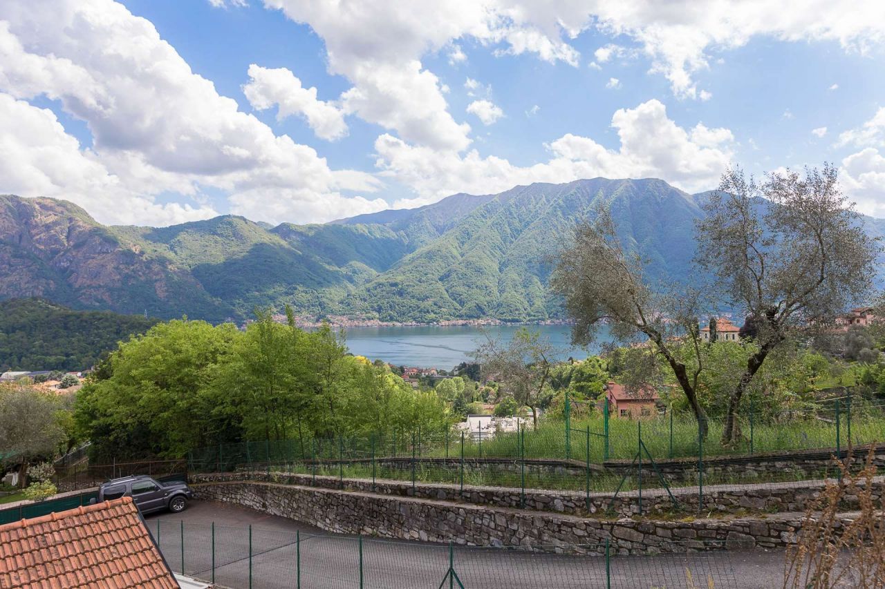 Вилла у озера Комо, Италия, 250 м² - фото 4