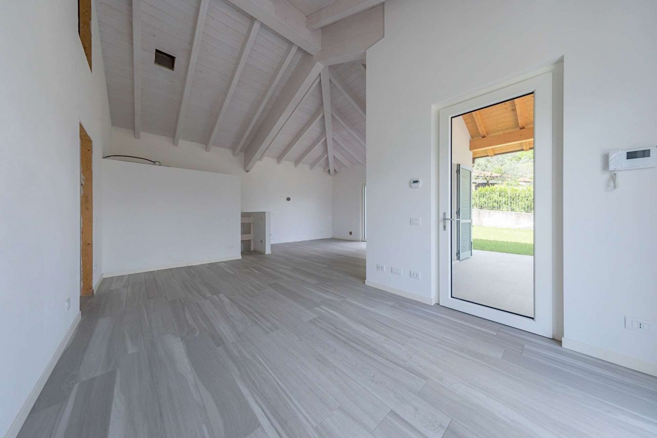 Вилла у озера Комо, Италия, 250 м² - фото 7