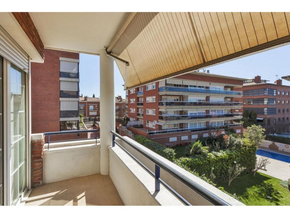 Квартира в Барселоне, Испания, 140 м2 - фото 1