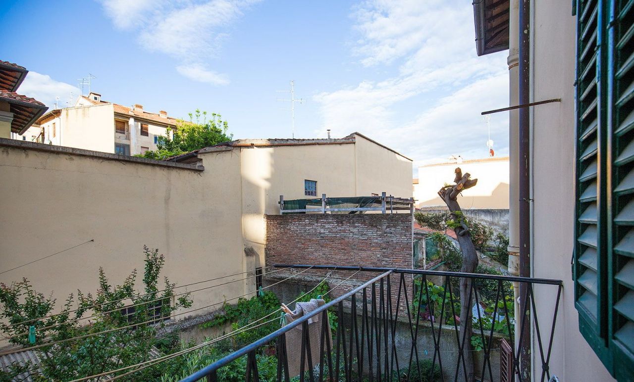 Апартаменты во Флоренции, Италия, 95 м2 - фото 1