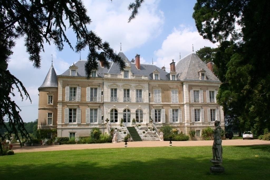 Замок в землях Луары, Франция, 1 000 м2 - фото 1