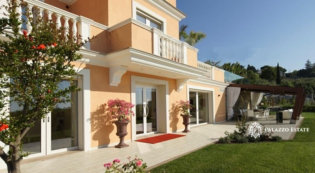 Вилла в Сан-Ремо, Италия, 400 м² - фото 1