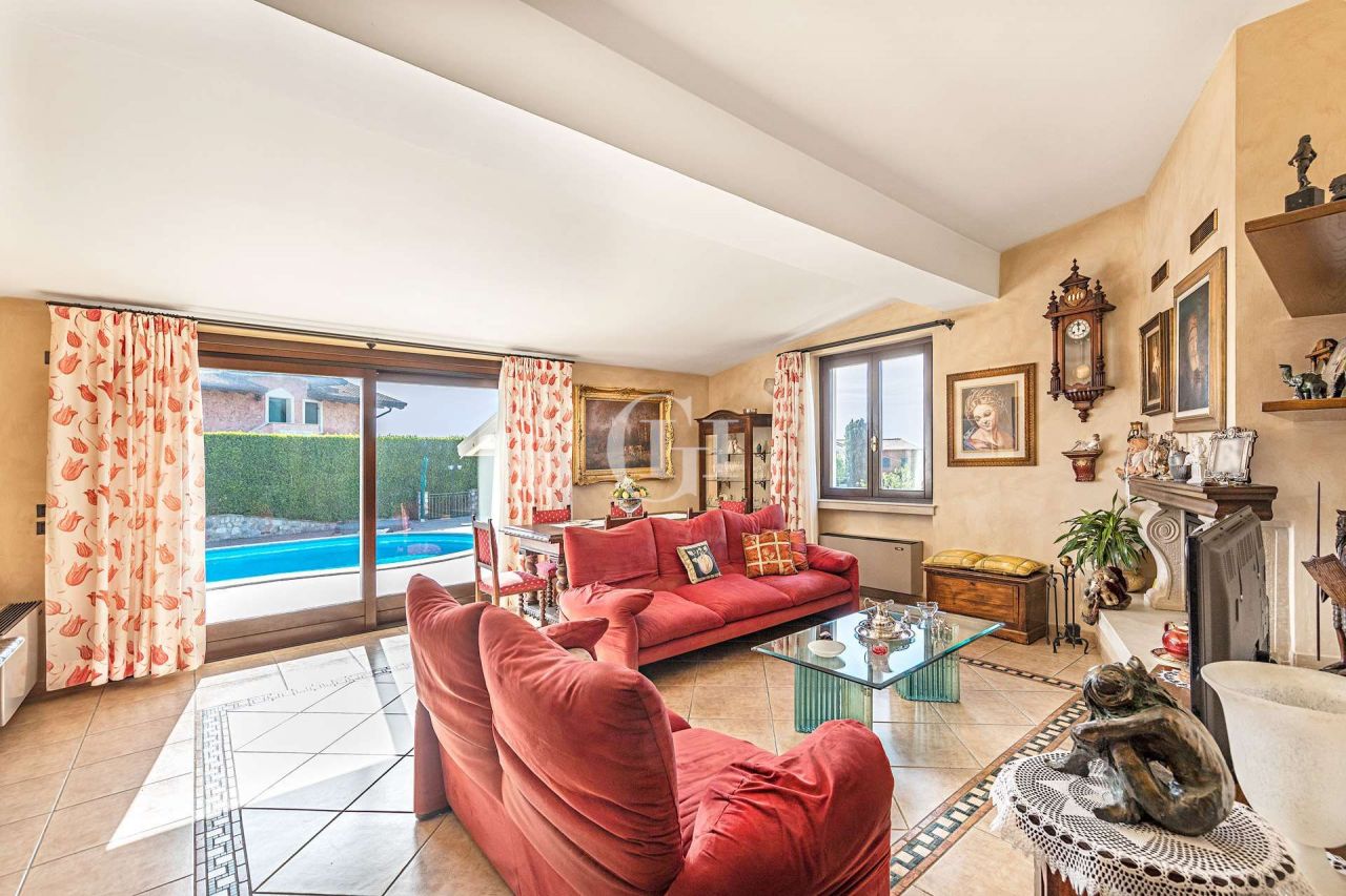 Вилла у озера Гарда, Италия, 250 м² - фото 6