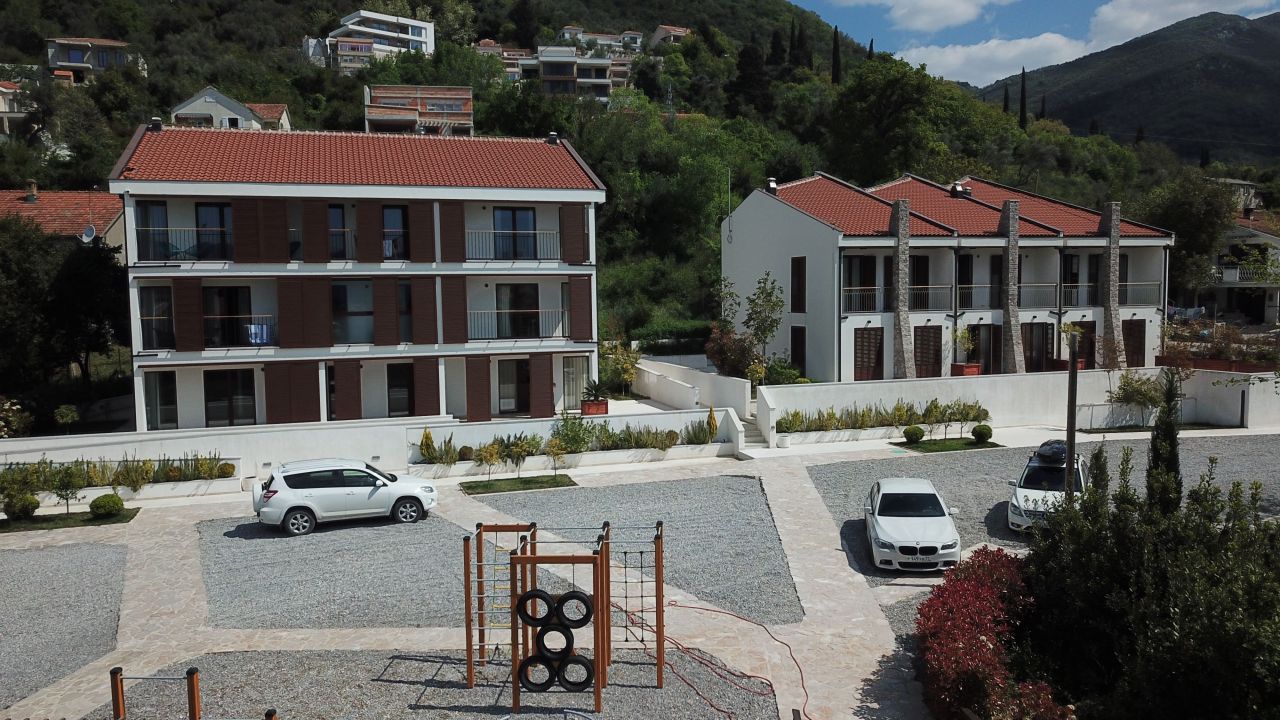 Квартира в Тивате, Черногория, 42 м2 - фото 1