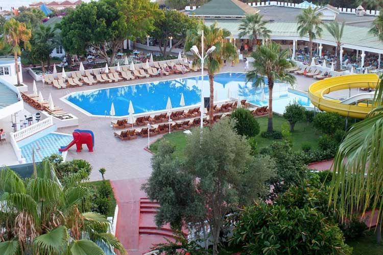 Отель, гостиница в Алании, Турция, 8 800 м2 - фото 1
