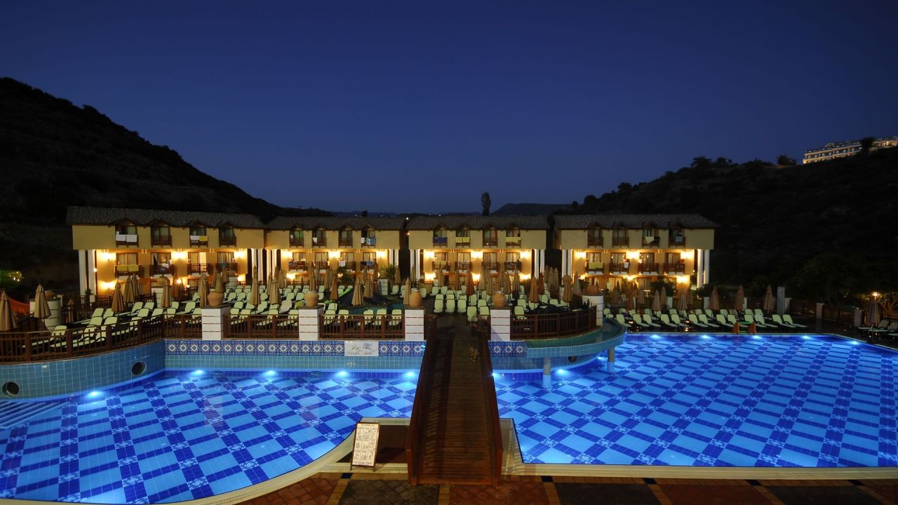 Отель, гостиница в Анталии, Турция, 1 000 м2 - фото 1