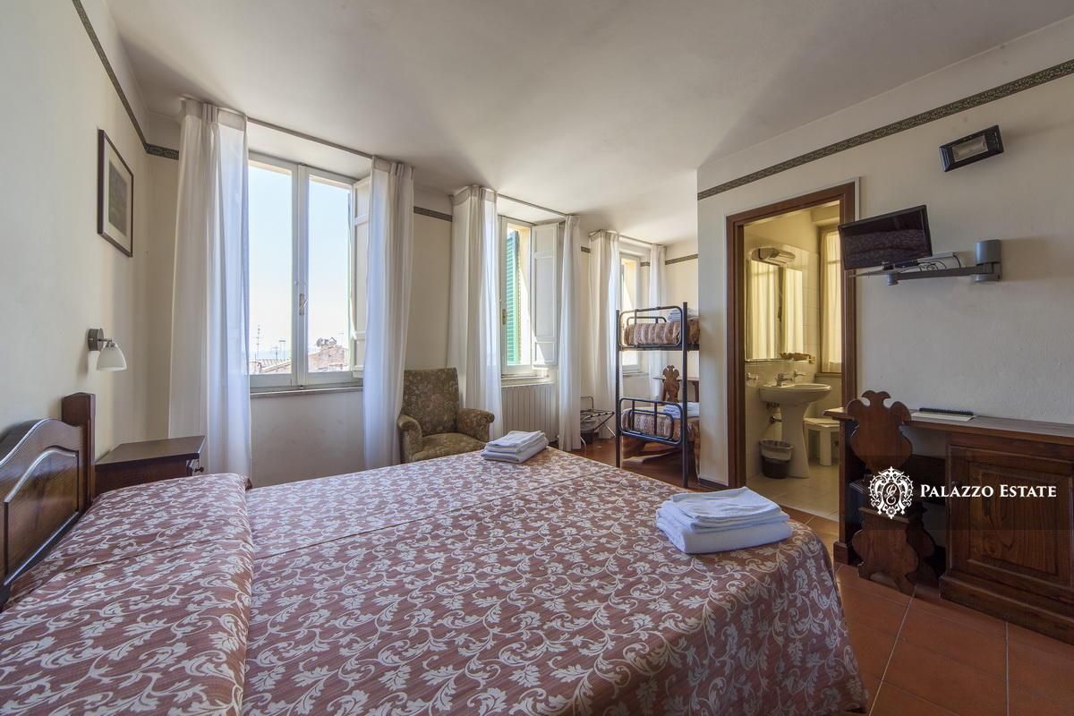 Отель, гостиница в Перудже, Италия, 3 054 м² - фото 1