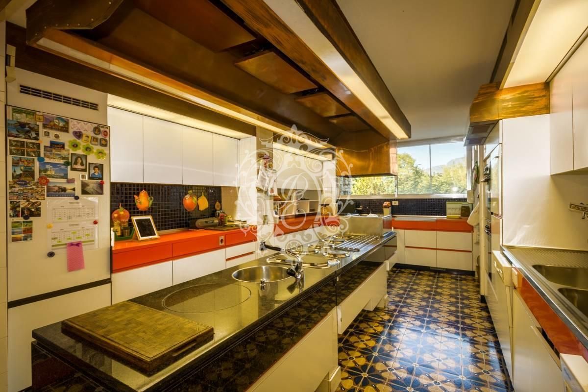 Вилла в Кампионе-д'Италия, Италия, 1 620 м² - фото 7