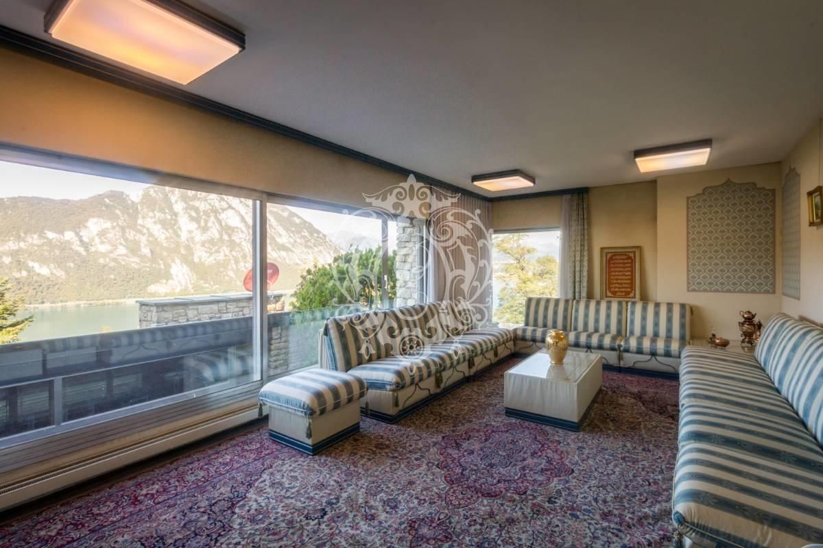 Вилла в Кампионе-д'Италия, Италия, 1 620 м² - фото 12