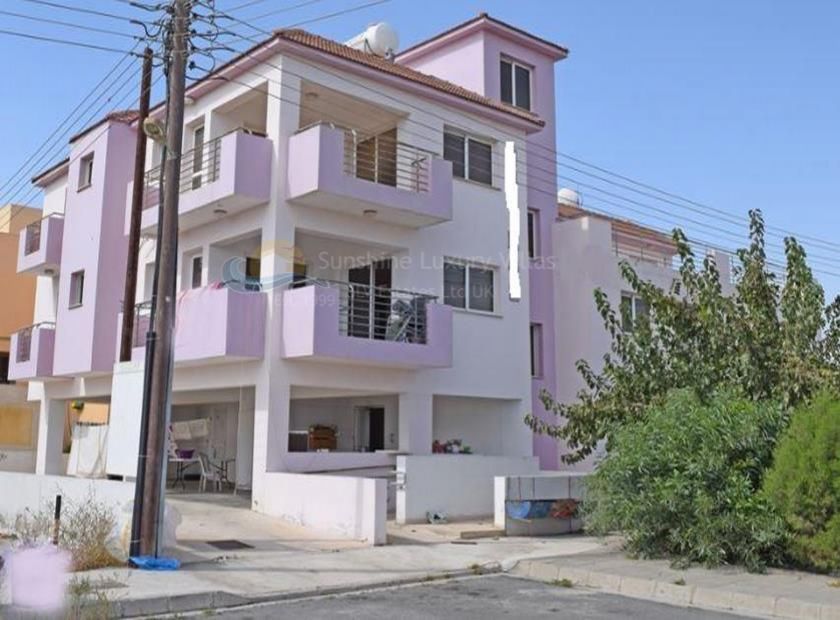 Доходный дом в Ларнаке, Кипр, 460 м2 - фото 1